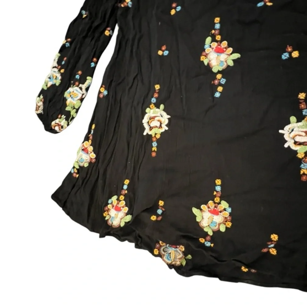 FREE PEOPLE Black Oxford Embroidered Dress Size Small BOHO Long‎ Sleeve Floral